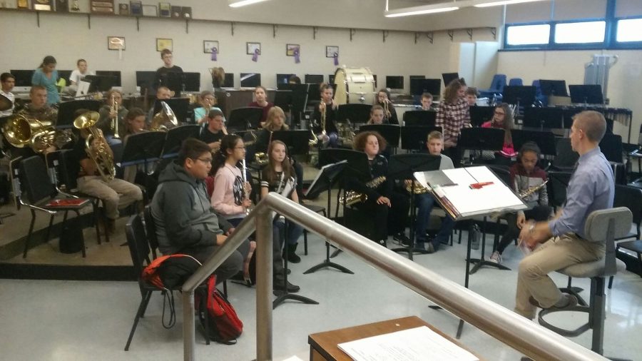 The 2016 Jazz Band during practice at HMS.